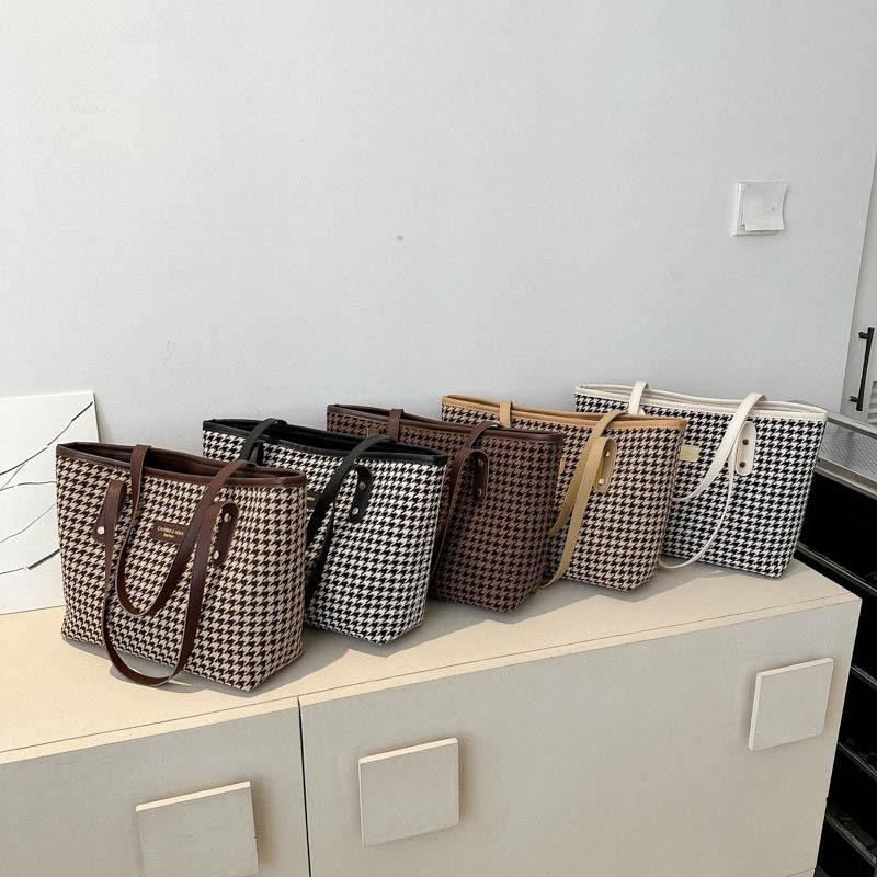 Grameen check tote bag